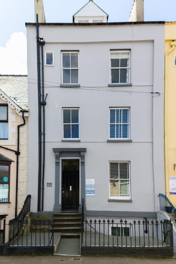 Flat 1 Flint House Tenby - 2 Bedroom - Garden - Dog Friendly المظهر الخارجي الصورة