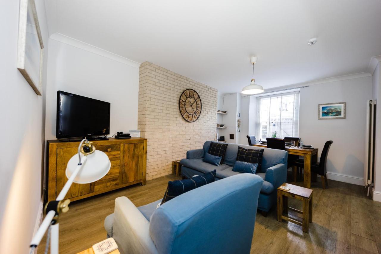 Flat 1 Flint House Tenby - 2 Bedroom - Garden - Dog Friendly المظهر الخارجي الصورة