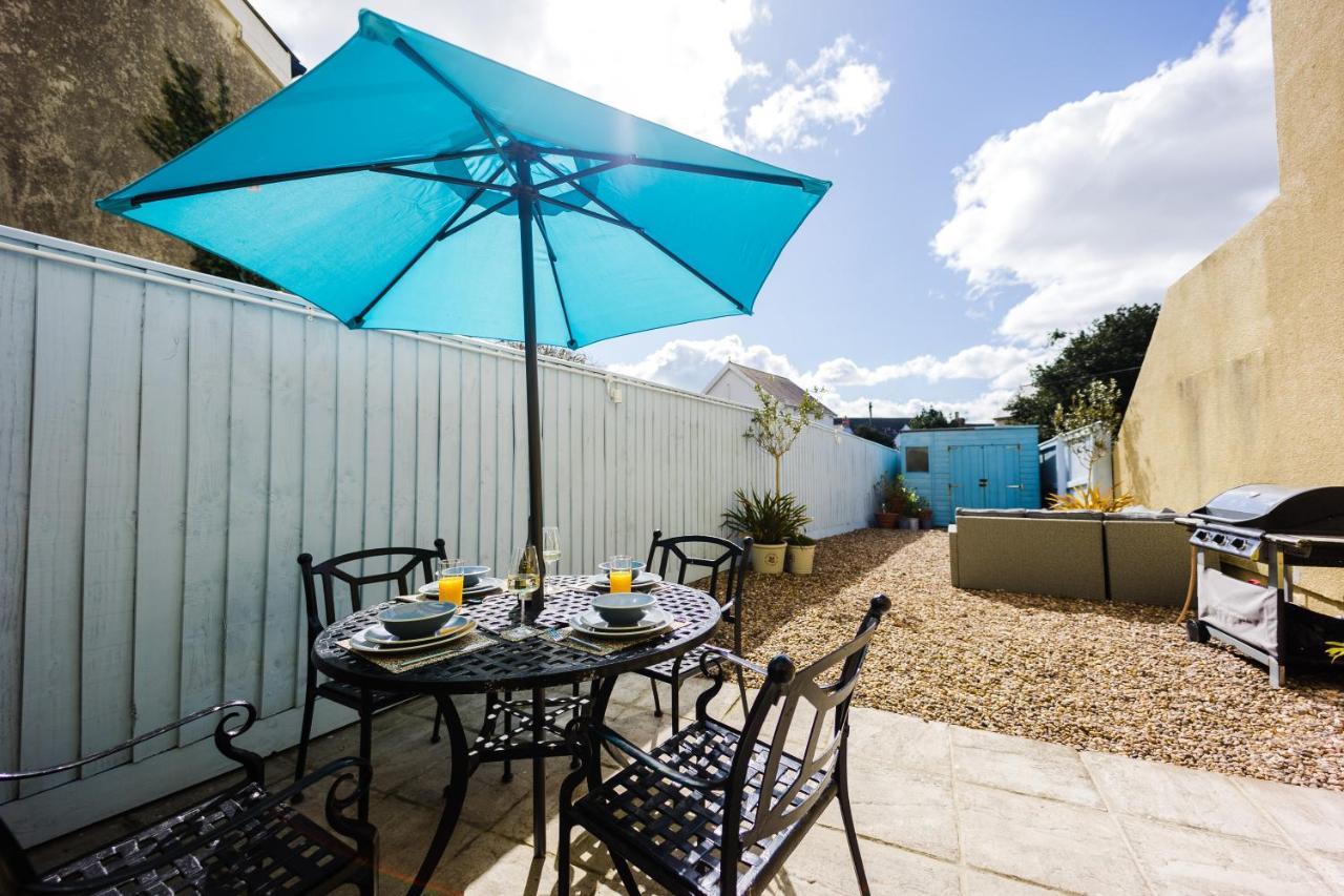 Flat 1 Flint House Tenby - 2 Bedroom - Garden - Dog Friendly المظهر الخارجي الصورة